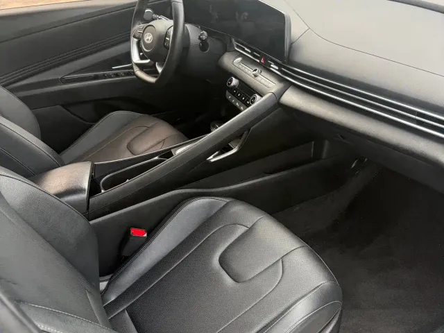 Hyundai Elantra — Фото автомобиля 8