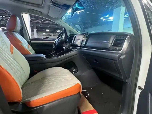 GAC Trumpchi M8 — Фото автомобиля 6