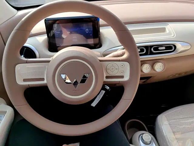 Wuling Hongguang Mini EV — Фото автомобиля 9