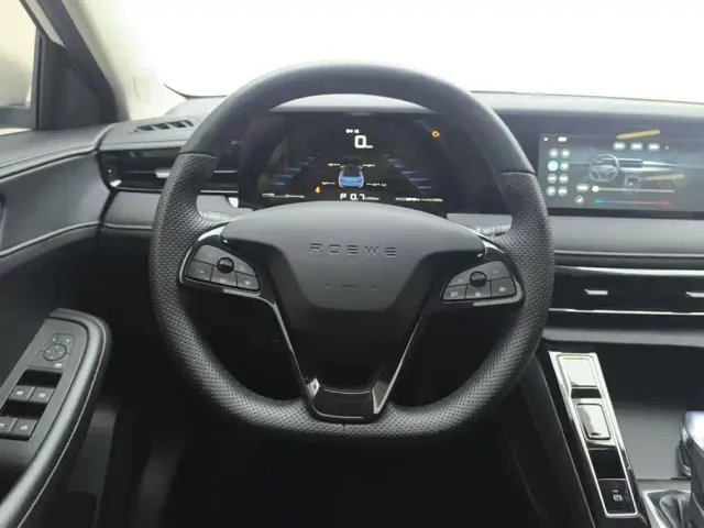 Roewe i5 — Фото автомобиля 15