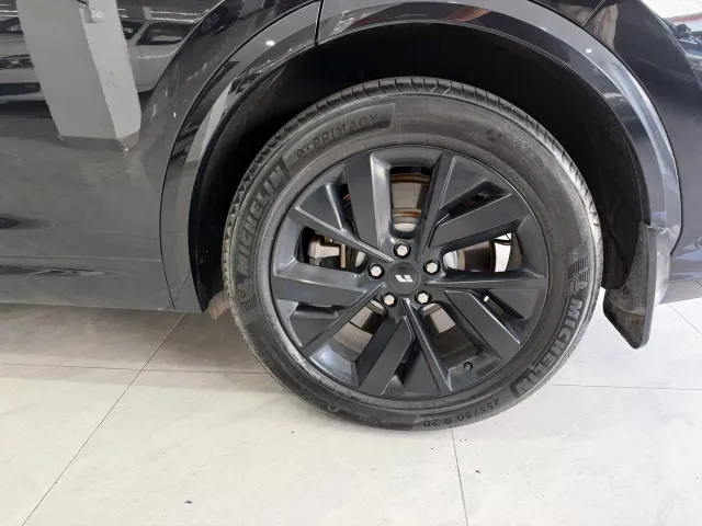 Li Auto L7 — Фото автомобиля 15