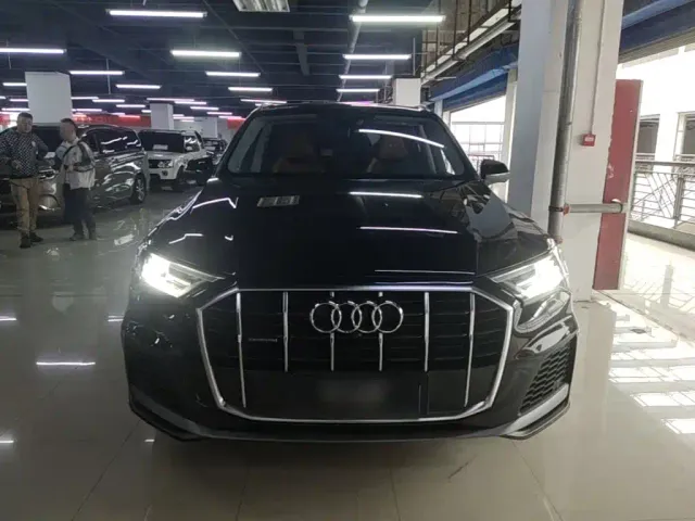 Audi Q7 — Фото автомобиля 2