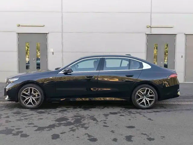 BMW i5 — Фото автомобиля 3