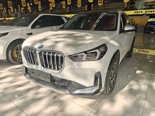 Фотография автомобиля — BMW X1