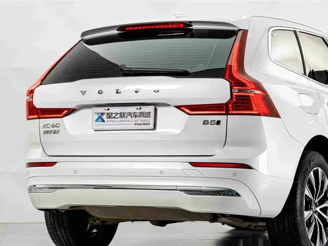 Volvo XC60 — Фото автомобиля 7