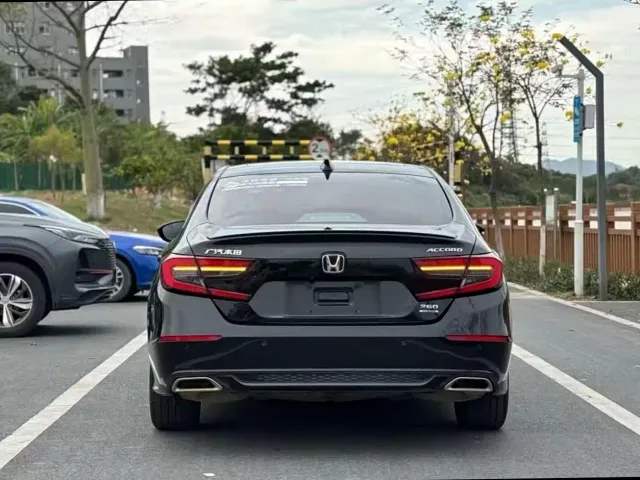 Honda Accord — Фото автомобиля 4