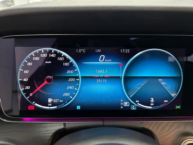 Mercedes-Benz E-Class — Фото автомобиля 6