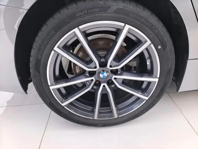 BMW 3 Series — Фото автомобиля 9