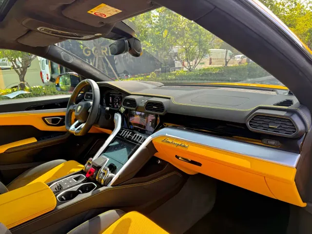Lamborghini Urus — Фото автомобиля 6