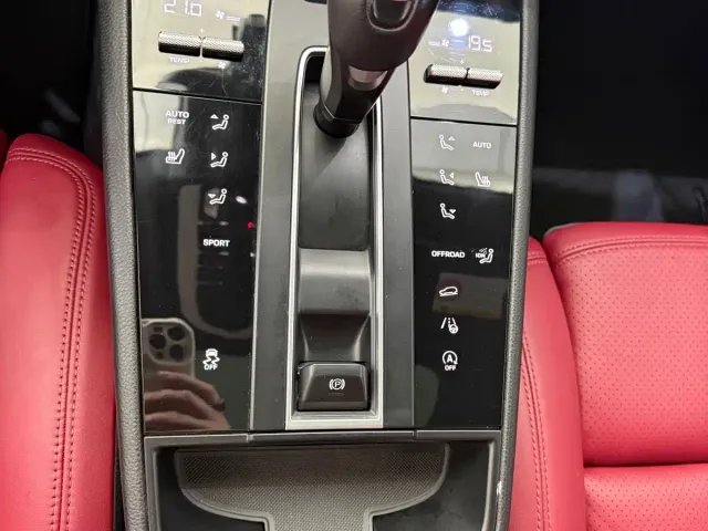 Porsche Macan — Фото автомобиля 16