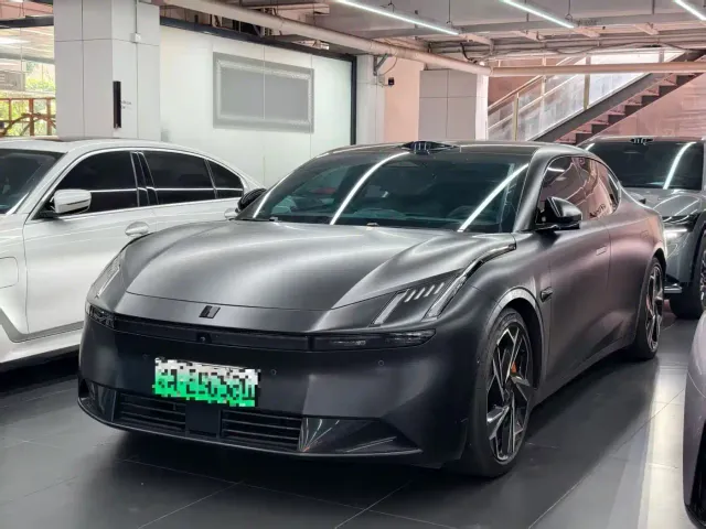 Фотография автомобиля — Lynk & Co Z10
