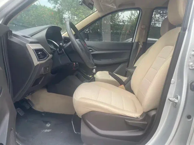 Wuling Hongguang — Фото автомобиля 4