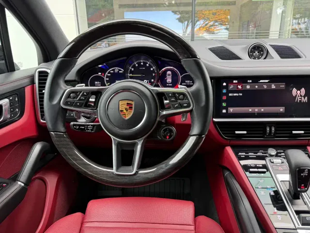 Porsche Cayenne — Фото автомобиля 12