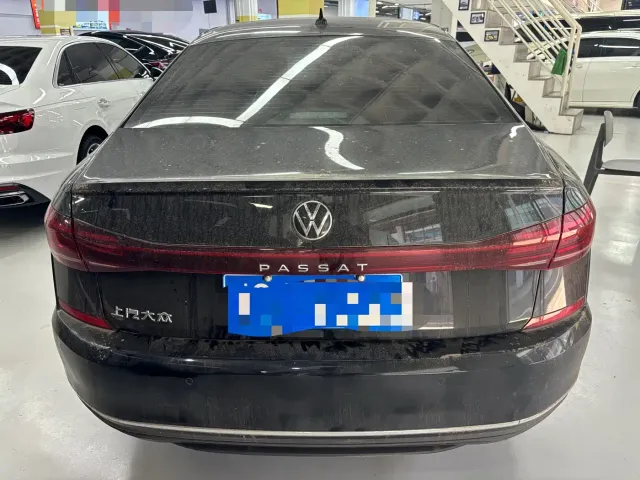 Volkswagen Passat — Фото автомобиля 12