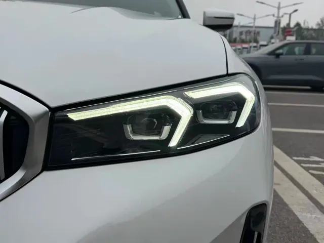 BMW 3 Series — Фото автомобиля 3