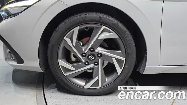 Hyundai AVANTE — Фото автомобиля 5