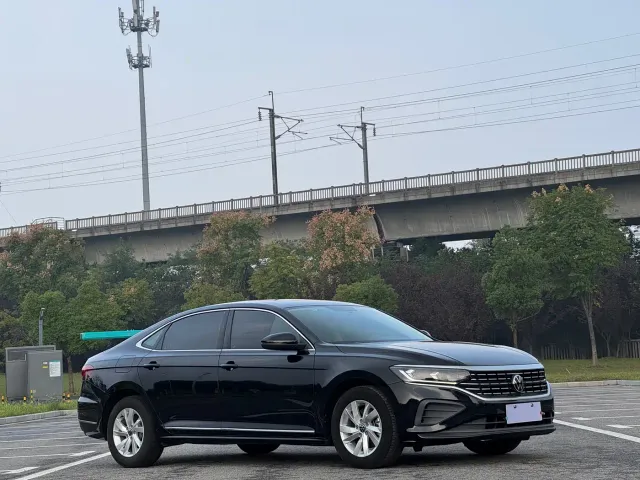Volkswagen Passat — Фото автомобиля 3