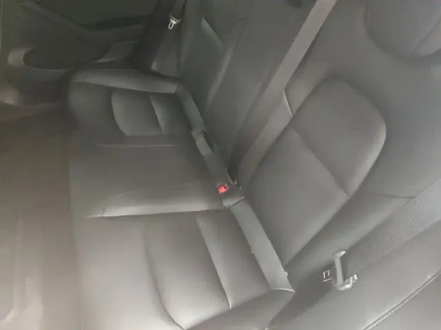 Tesla Model 3 — Фото автомобиля 16