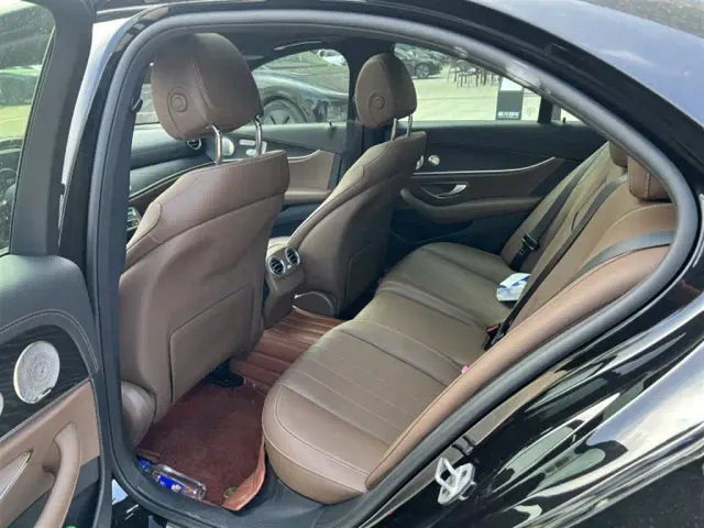 Mercedes-Benz E-Class — Фото автомобиля 6