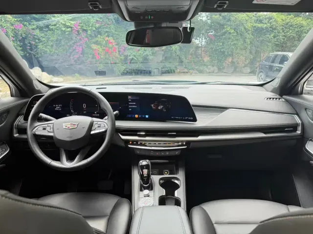 Cadillac XT4 — Фото автомобиля 7