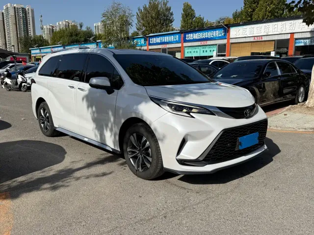 Toyota Granvia — Фото автомобиля 3
