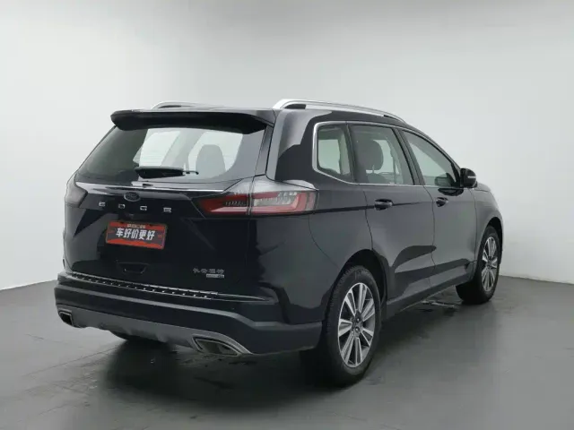 Ford Edge — Фото автомобиля 2