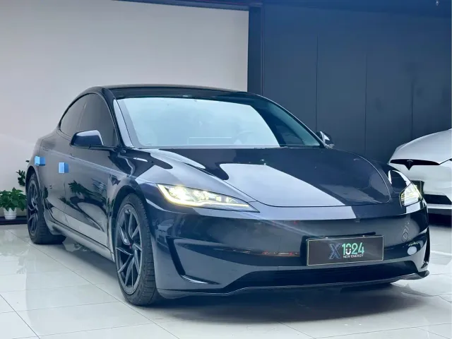 Tesla Model 3 — Фото автомобиля 3