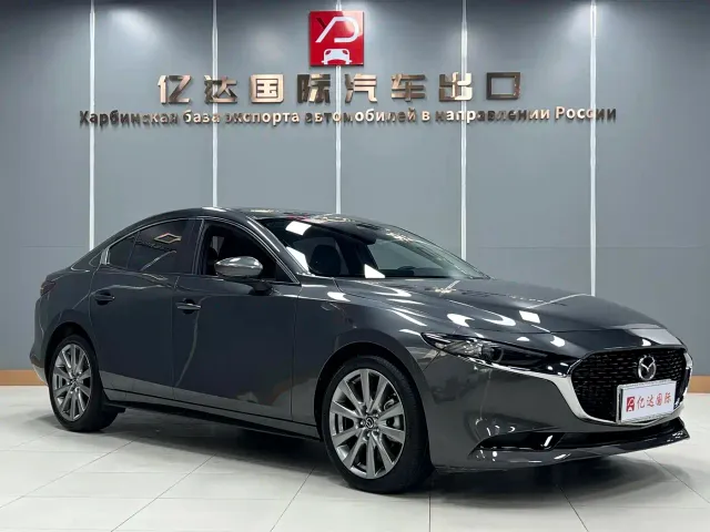 Mazda Axela — Фото автомобиля 3
