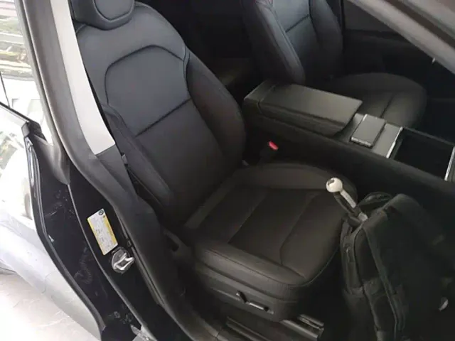 Tesla Model Y — Фото автомобиля 24