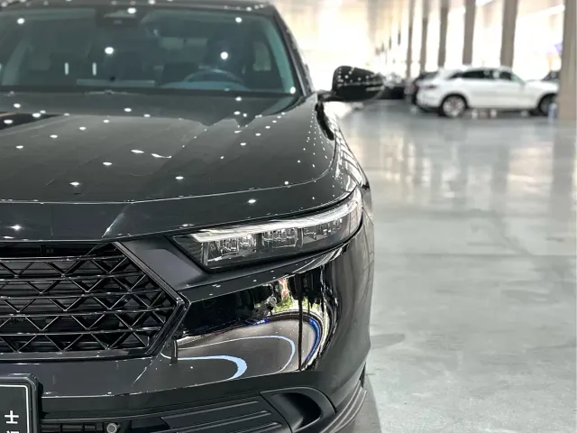 Honda Accord — Фото автомобиля 3