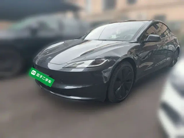 Фотография автомобиля — Tesla Model 3