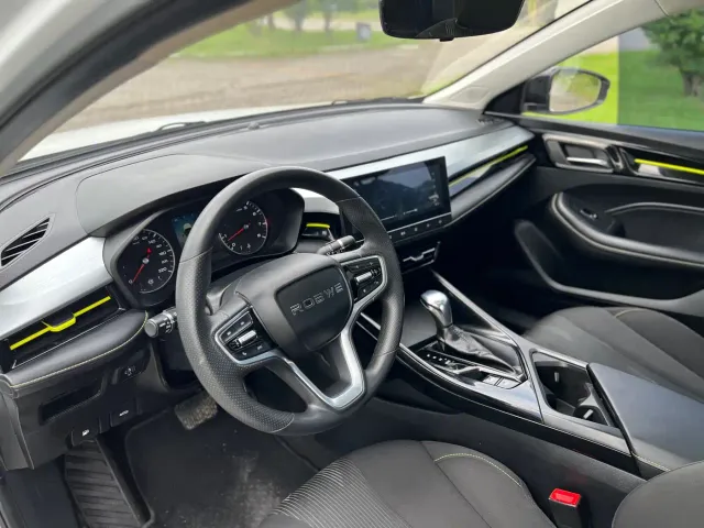 Roewe i5 — Фото автомобиля 9