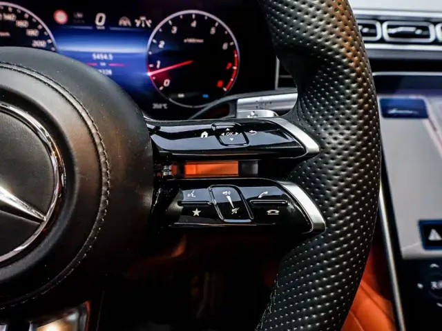 Mercedes-Benz S-Class — Фото автомобиля 16