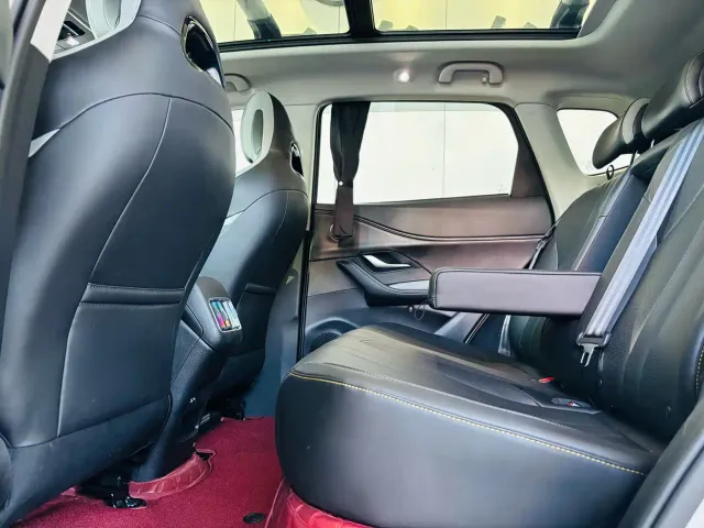 BYD Seal 05 DM-i — Фото автомобиля 12