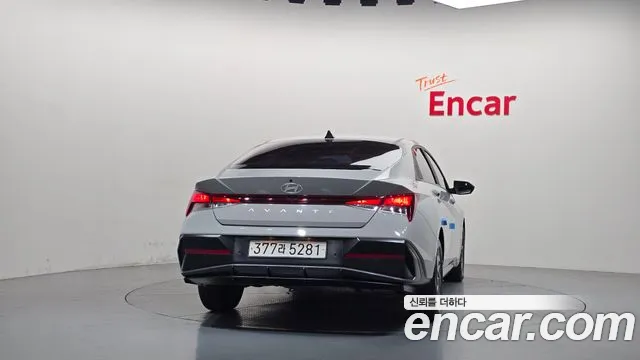 Hyundai Avante — Фото автомобиля 4