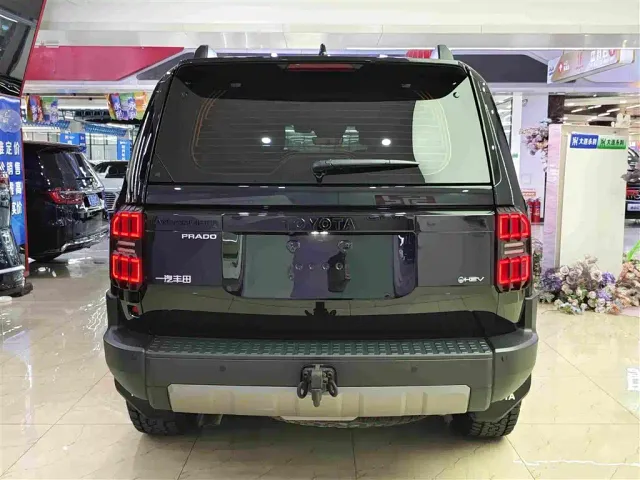 Toyota Prado — Фото автомобиля 5