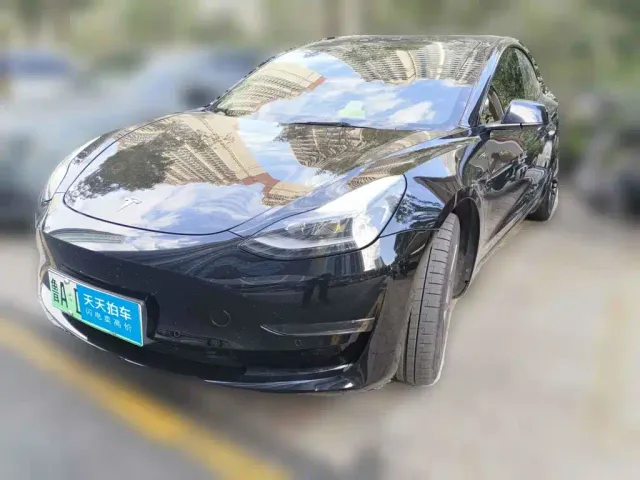 Фотография автомобиля — Tesla Model 3