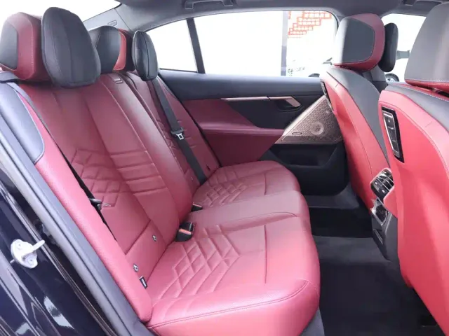 BMW 5 Series — Фото автомобиля 22