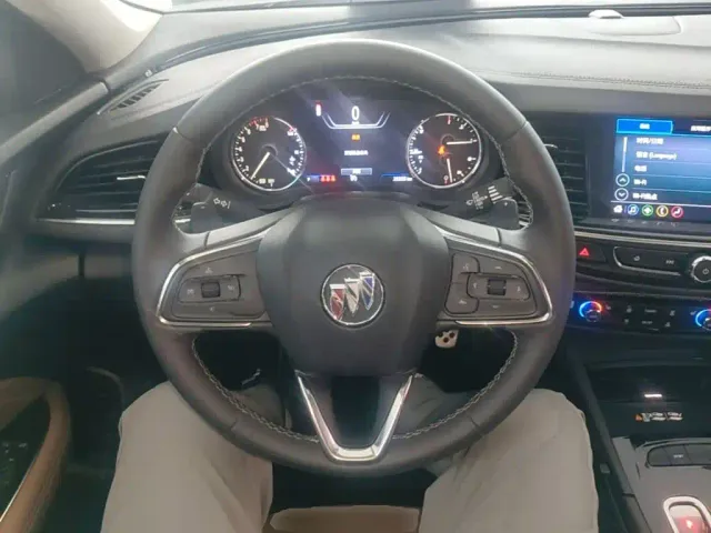 Buick Regal — Фото автомобиля 10