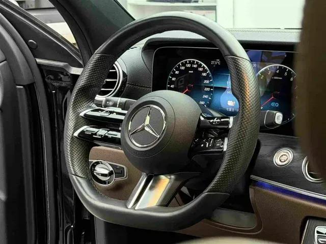Mercedes-Benz E-Class — Фото автомобиля 11