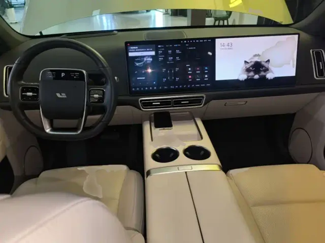 Li Auto Li Auto L6 2024 Pro — Фото автомобиля 9