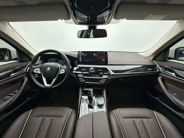 BMW 5 Series — Фото автомобиля 20