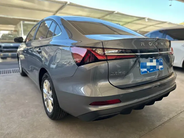 Roewe i5 — Фото автомобиля 14