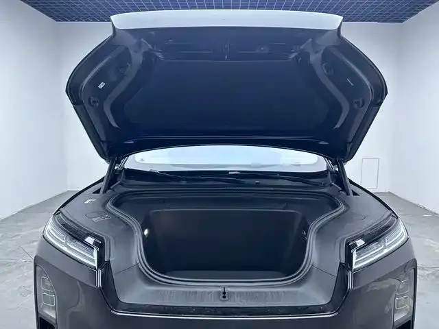 Nio ES8 — Фото автомобиля 13