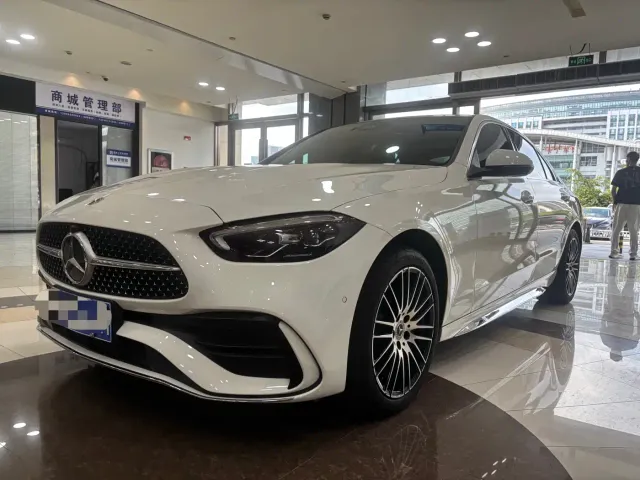 Фотография автомобиля — Mercedes-Benz C-Class
