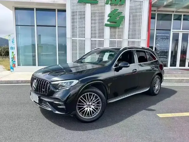 Фотография автомобиля — Mercedes-Benz GLC-Class