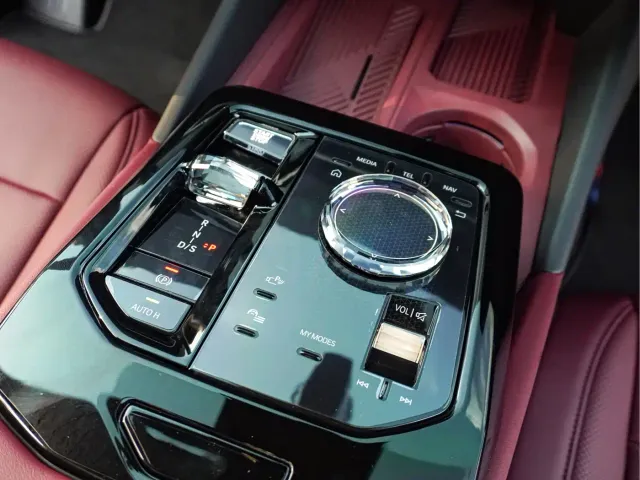 BMW 5 Series — Фото автомобиля 26