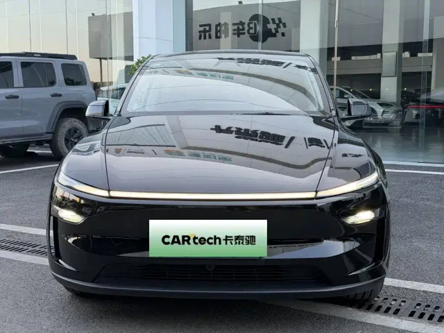Tesla Model Y — Фото автомобиля 2