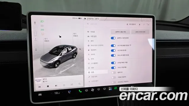 Tesla Model Y — Фото автомобиля 22