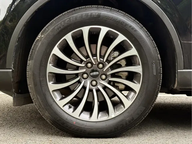 Lincoln Aviator — Фото автомобиля 9
